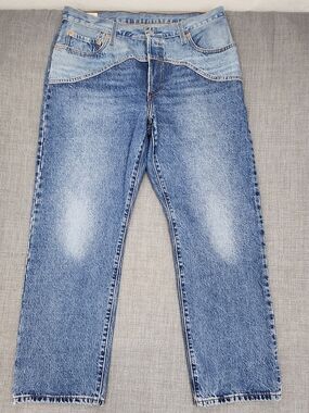 Levis 501 90s  Two Tone Button Fly 100% Cotton Denim Jeans.  33 × 30